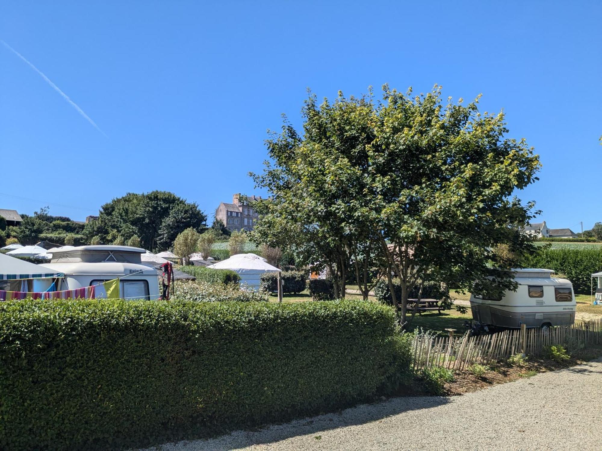 Camping Kerlaudy Mer Et Yourtes Plouenan Exterior photo